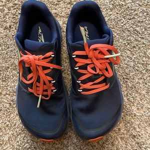 Altra Superior 5 lightly worn size 8.5
